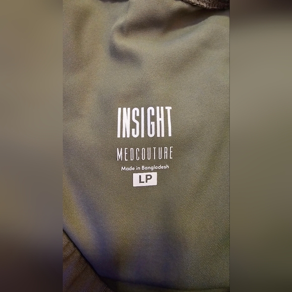 Med couture olive jogger scrub set - Picture 7 of 8